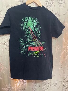 Lootwear: predator shirt